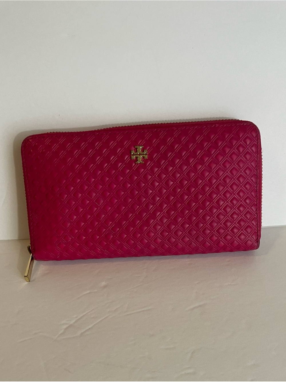 Tory Burch Pink Embossed Wallet - Picture 1 of 5